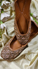 EARTHLY OLIVE (JUTTI)