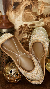 GILDED GLAMOUR (JUTTI)